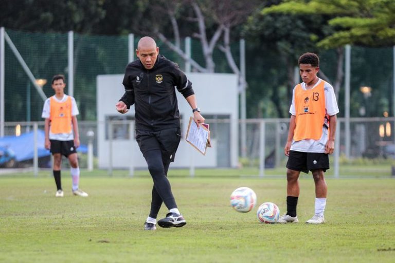 Nova arianto timnas 0402b9e.jpg